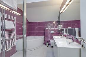 Wellness Suite Saffron