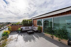 Beautiful 1-bed in St Kilda w/ Parking & Terrace