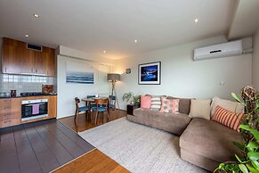Beautiful 1-bed in St Kilda w/ Parking & Terrace