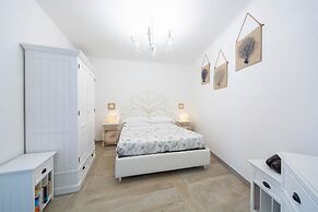 Luxury Villa Vittoria- Villa With Garden Swimming Pool and Jacuzzi Ove