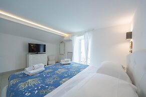 Luxury Villa Vittoria- Villa With Garden Swimming Pool and Jacuzzi Ove