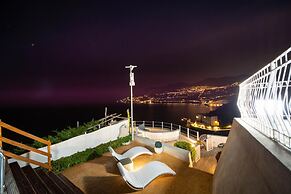 Luxury Villa Vittoria- Villa With Garden Swimming Pool and Jacuzzi Ove