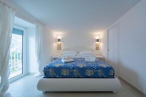 Luxury Villa Vittoria- Villa With Garden Swimming Pool and Jacuzzi Ove