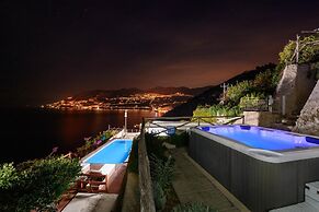 Luxury Villa Vittoria- Villa With Garden Swimming Pool and Jacuzzi Ove