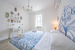 Luxury Villa Vittoria- Villa With Garden Swimming Pool and Jacuzzi Ove