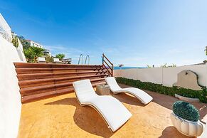 Luxury Villa Vittoria- Villa With Garden Swimming Pool and Jacuzzi Ove