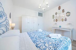 Luxury Villa Vittoria- Villa With Garden Swimming Pool and Jacuzzi Ove