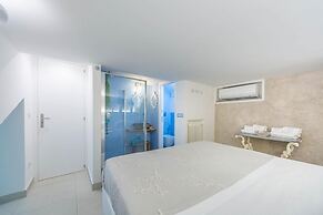 Luxury Villa Vittoria- Villa With Garden Swimming Pool and Jacuzzi Ove