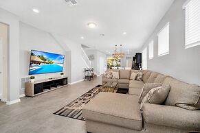 5 Bedroom Resort 5 bath Pool Home With Spa! 5 Villa by RedAwning