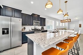 5 Bedroom Resort 5 bath Pool Home With Spa! 5 Villa by RedAwning