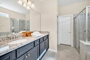 5 Bedroom Resort 5 bath Pool Home With Spa! 5 Villa by RedAwning