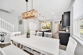 5 Bedroom Resort 5 bath Pool Home With Spa! 5 Villa by RedAwning