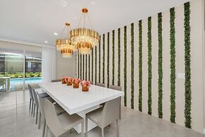 Many Themes For Everyone 10 Huge Bedrooms! 10 Villa by RedAwning