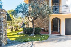 Lemon Apartment With Garden and Sea View by Wonderful Italy