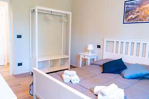 Lemon Apartment With Garden and Sea View by Wonderful Italy