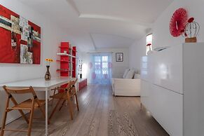 Red Studio Near Porta Nuova by Wonderful Italy