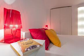 Red Studio Near Porta Nuova by Wonderful Italy