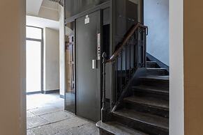 Red Studio Near Porta Nuova by Wonderful Italy