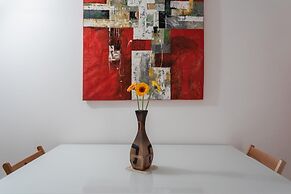 Red Studio Near Porta Nuova by Wonderful Italy