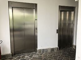 Center Suíço Flats e Shopping