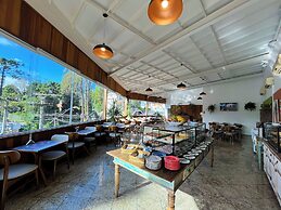 Center Suíço Flats e Shopping