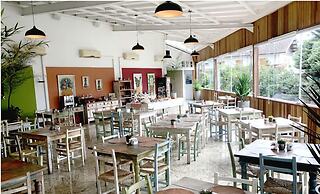 Center Suíço Flats e Shopping