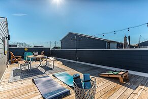 Spectacular Condo Rooftop Deck Great for Groups