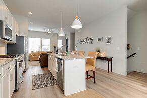 Spectacular Condo Rooftop Deck Great for Groups