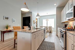 Spectacular Condo Rooftop Deck Great for Groups