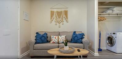 Centrally Located Studio Near Downtown