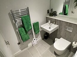 Harbourside Hideaway - Superb Flat With Terrace