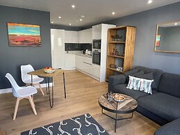 Harbourside Hideaway - Superb Flat With Terrace