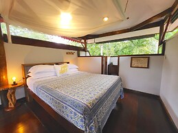 Casa Cayuco Eco-Adventure Lodge