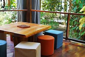 Casa Cayuco Eco-Adventure Lodge