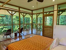 Casa Cayuco Eco-Adventure Lodge