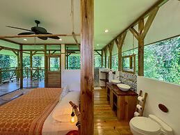 Casa Cayuco Eco-Adventure Lodge