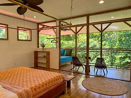 Casa Cayuco Eco-Adventure Lodge