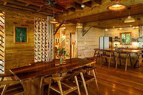 Casa Cayuco Eco-Adventure Lodge