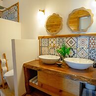 Casa Cayuco Eco-Adventure Lodge