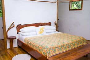 Casa Cayuco Eco-Adventure Lodge
