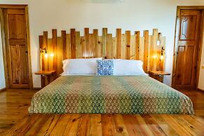 Casa Cayuco Eco-Adventure Lodge