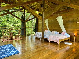 Casa Cayuco Eco-Adventure Lodge