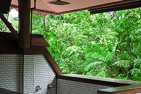 Casa Cayuco Eco-Adventure Lodge