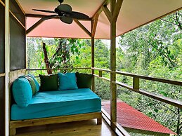 Casa Cayuco Eco-Adventure Lodge