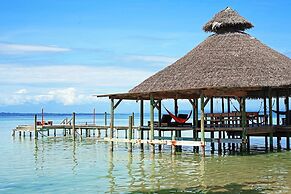 Casa Cayuco Eco-Adventure Lodge