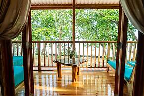 Casa Cayuco Eco-Adventure Lodge