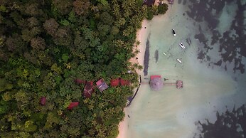 Casa Cayuco Eco-Adventure Lodge