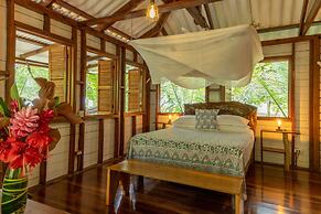 Casa Cayuco Eco-Adventure Lodge