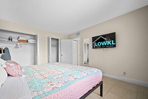 Coco Palms Apartments By Lowkl