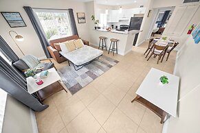 Coco Palms Apartments By Lowkl